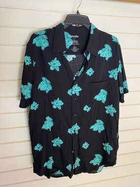 Short-Sleeve Black Pokémon Bulbasaur Evolution Button-Down